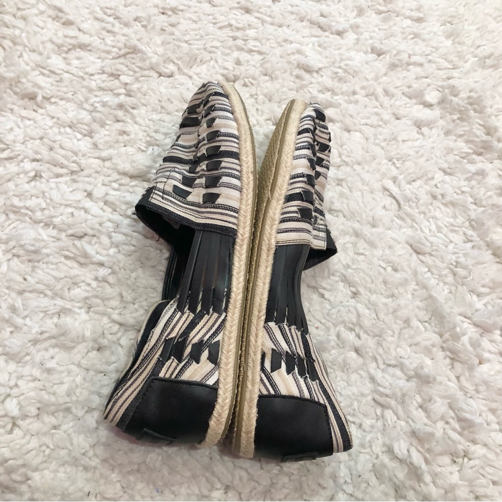 Toms Huarache Alpargata Woven Leather Espadrille Slip On Shoes Black White 12 - Picture 9 of 10